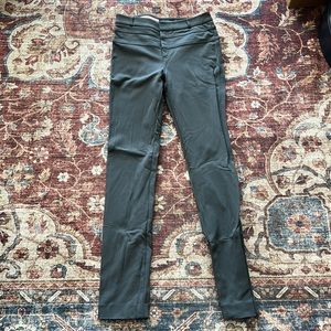 Pink Taryan gray knit mid rise skinny dress pants size 4